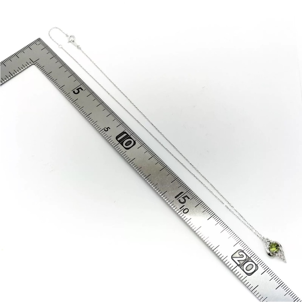 Stunning Peridot with Diamonds and white gold chain - Picture 6 of 12